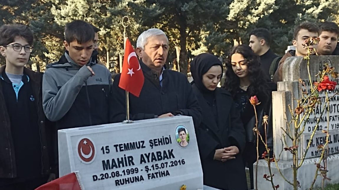 ŞehidimizMahir Ayabak ın  ve 15 Temmuz Şehitliği ziyareti